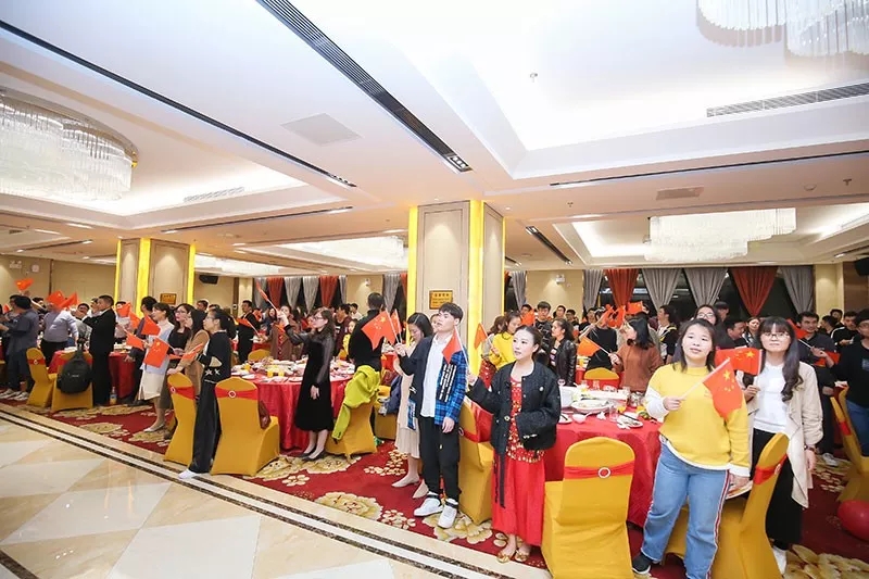 《我和我的祖國》